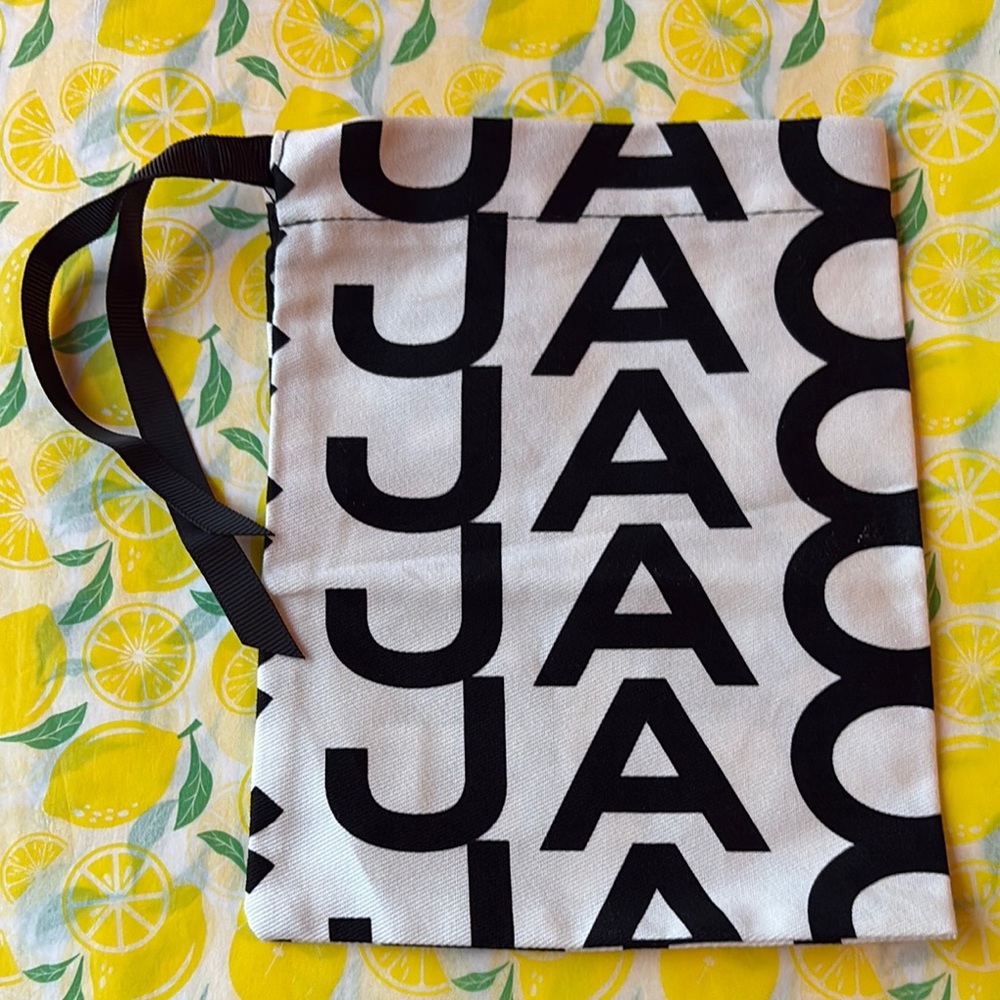 🍋 MARC JACOBS POUCH 🍋 NWOT 🍋